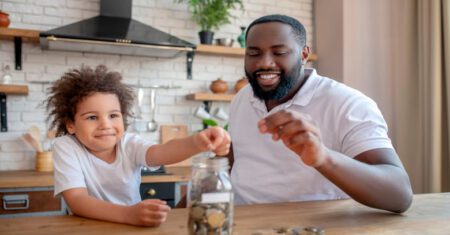 Educação financeira para crianças: como ensinar desde cedo de forma prática e divertida